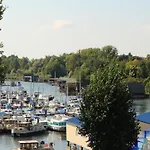 Charmantes In *